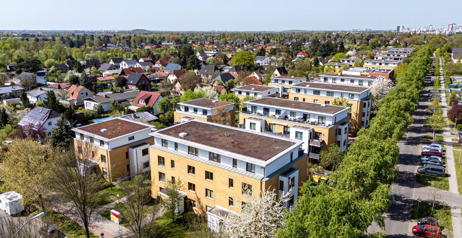 Grüneck Berlin — Luftaufnahme der Wohnanlage und ihrer Umgebung